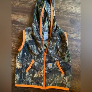 Camouflage carhartt vest